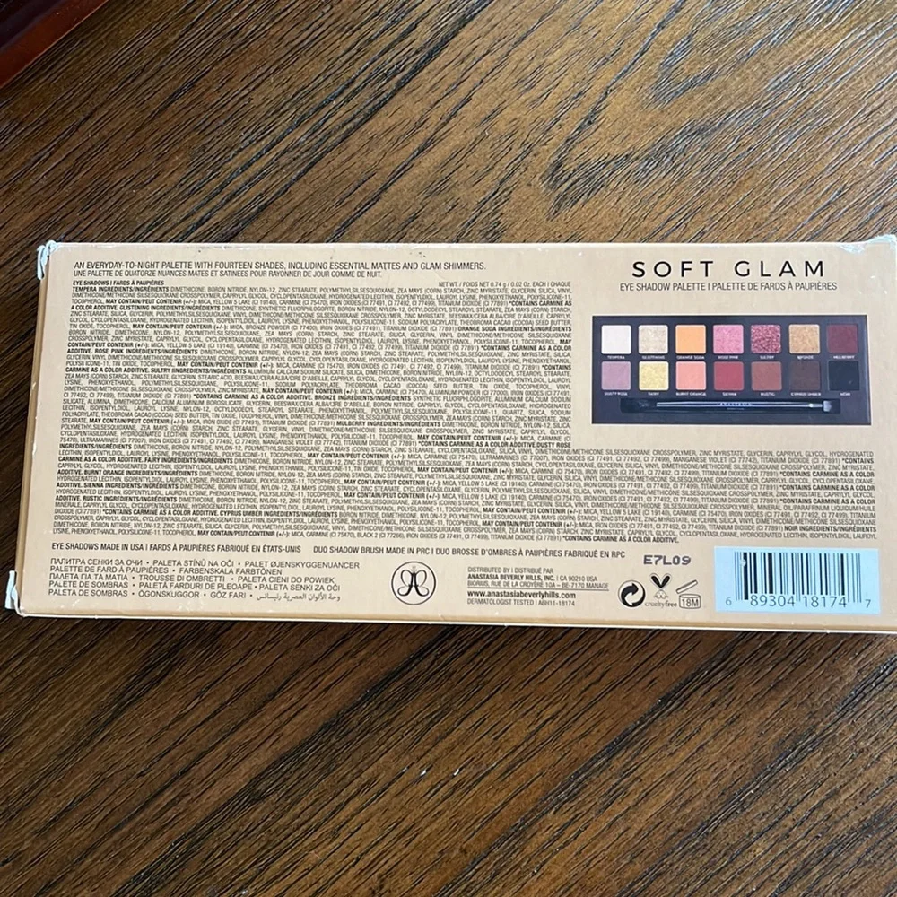 Anastasia Beverly Hills Soft Glam palette - Picture 2 of 6
